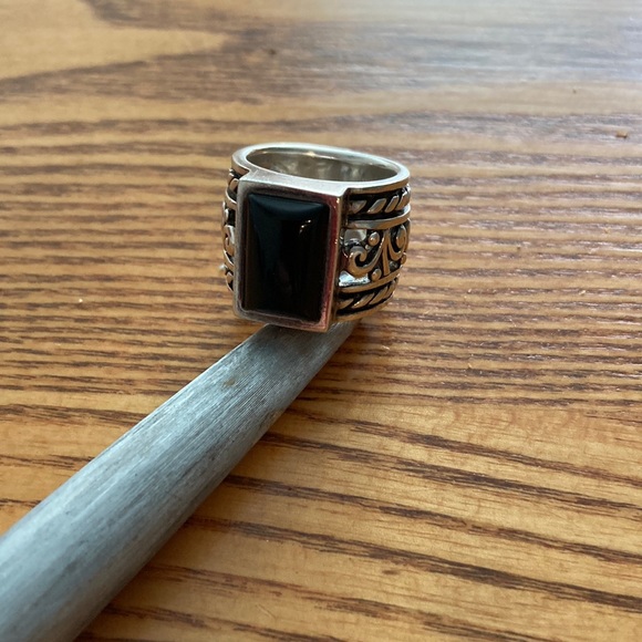 Silpada Sterling and Onyx Ring - Picture 1 of 5